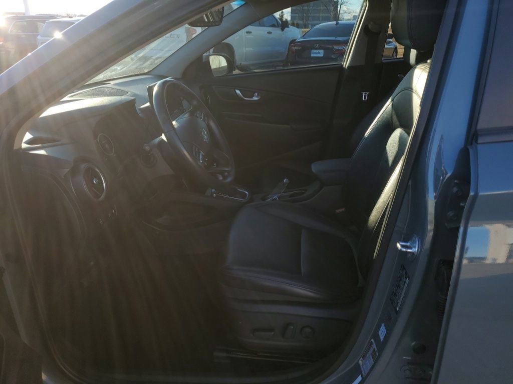 Used 2022 Hyundai Kona Limited w/ Cargo Package image 14