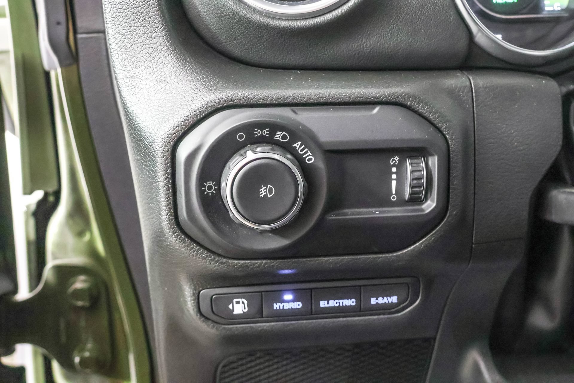 Used 2023 Jeep Wrangler Unlimited Rubicon 4xe AWD/4WD image 23