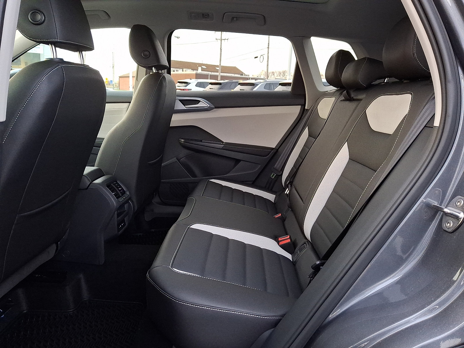 New 2026 Volkswagen Taos SEL AWD/4WD image 6