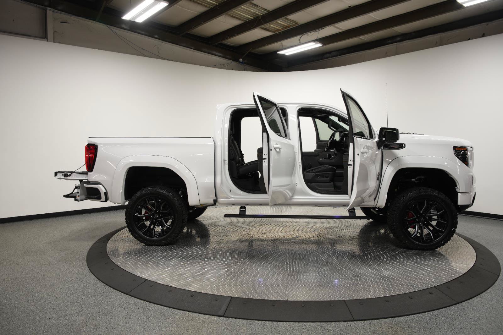 New 2026 GMC Sierra 1500 AT4 w/ AT4 Premium Package AWD/4WD image 13