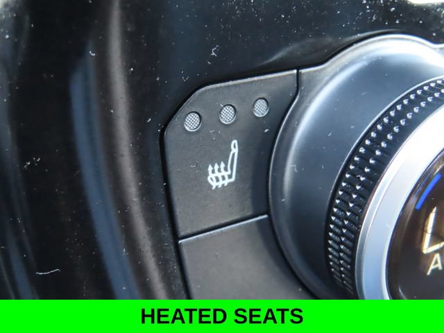 Used 2024 Toyota Highlander LE AWD/4WD image 5