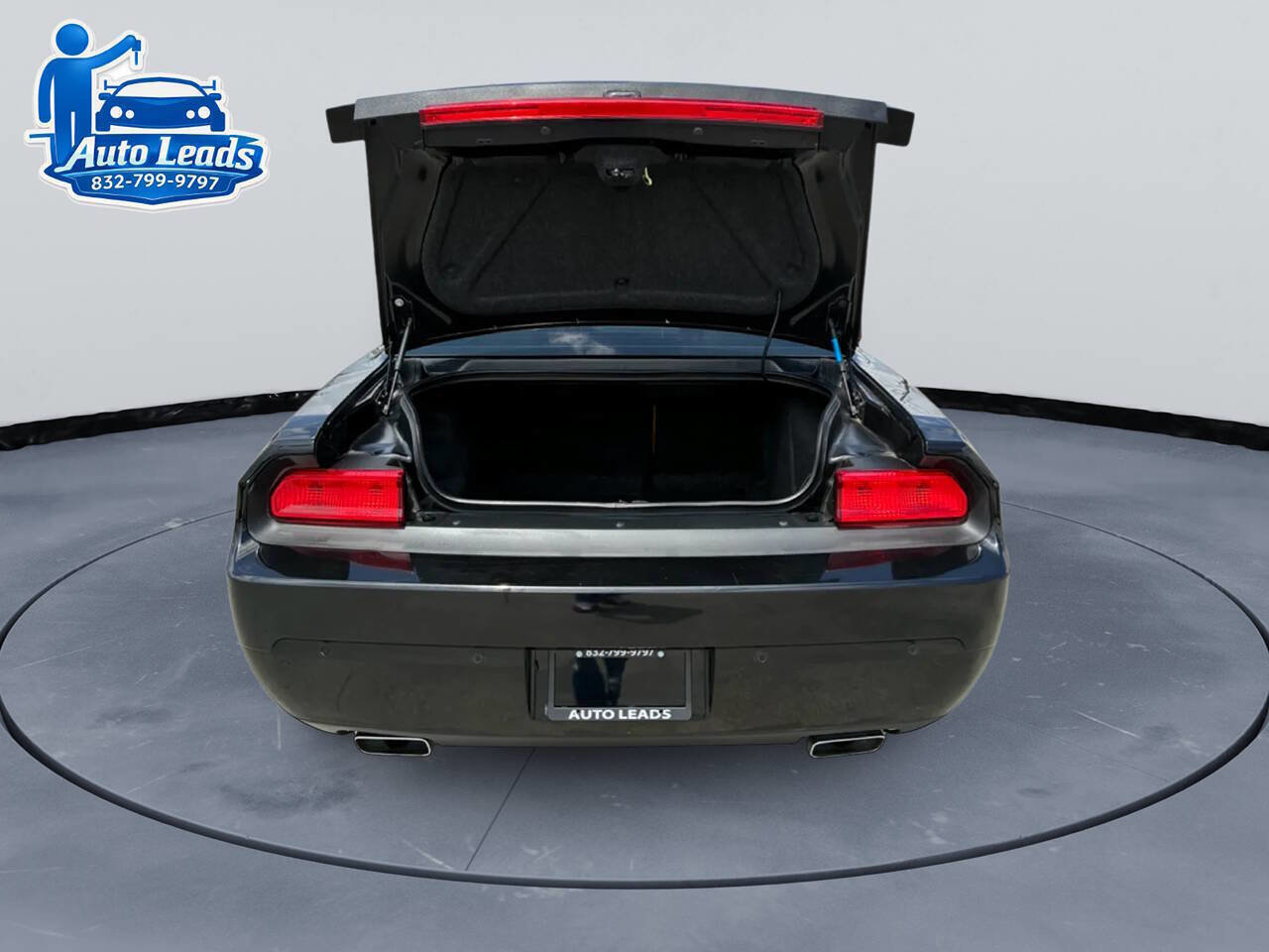 Used 2013 Dodge Challenger SXT Plus image 8