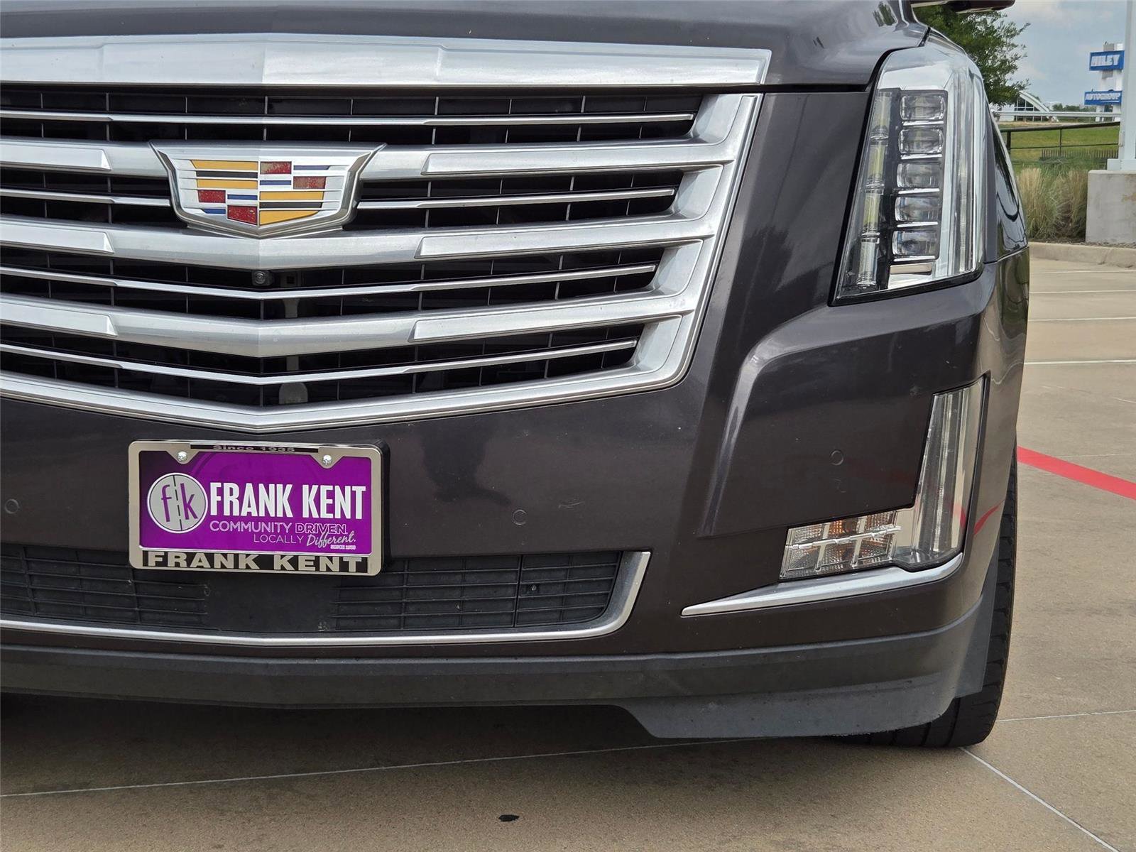 Used 2016 Cadillac Escalade Platinum AWD/4WD image 6