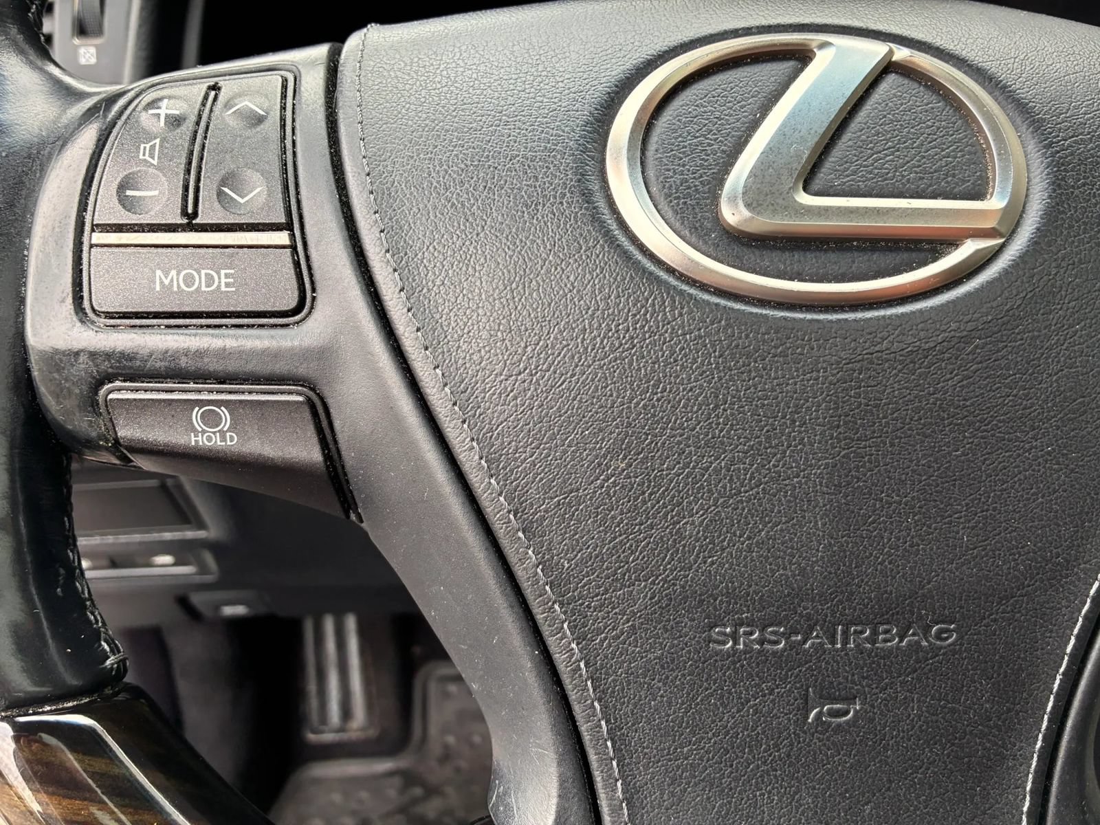 Used 2013 Lexus LS 460 L w/ All-Weather Pkg RWD image 24