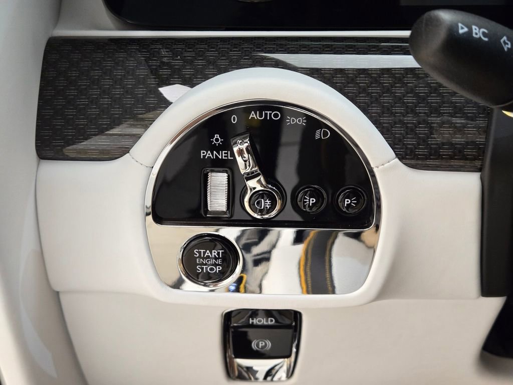 New 2025 Rolls-Royce Spectre Black Badge w/ Leather Finishing Pack AWD/4WD image 37