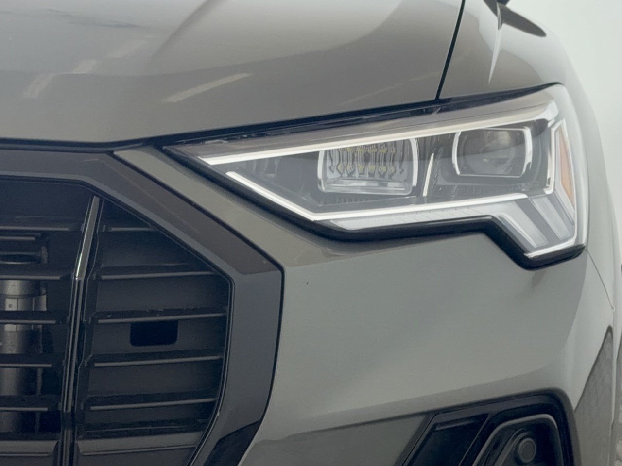 Used 2025 Audi Q3 2.0T Premium Plus w/ Premium Plus Package AWD/4WD image 12