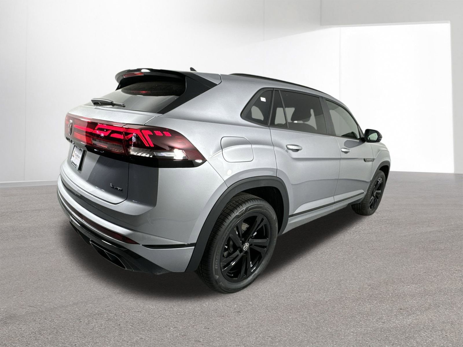 Used 2025 Volkswagen Atlas Cross Sport SEL R-Line image 39
