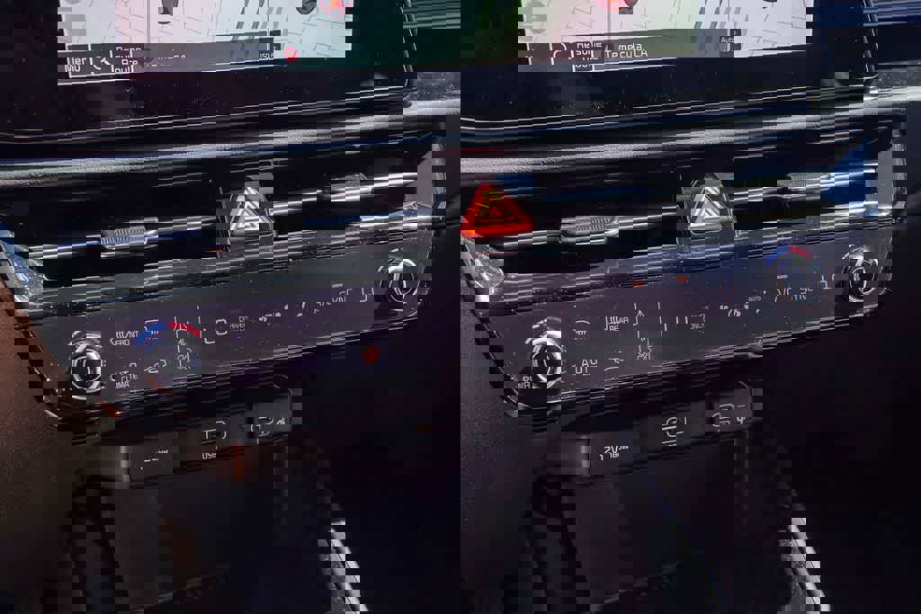 Certified 2023 Kia Niro EX image 21