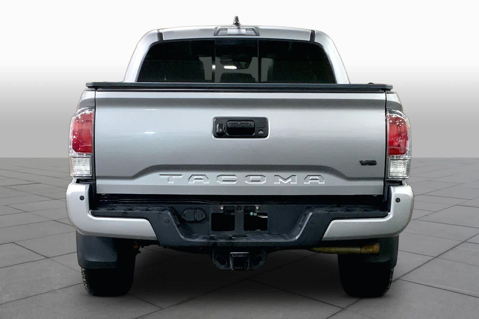 Used 2021 Toyota Tacoma TRD Off-Road w/ TRD Premium Off Road Package AWD/4WD image 5
