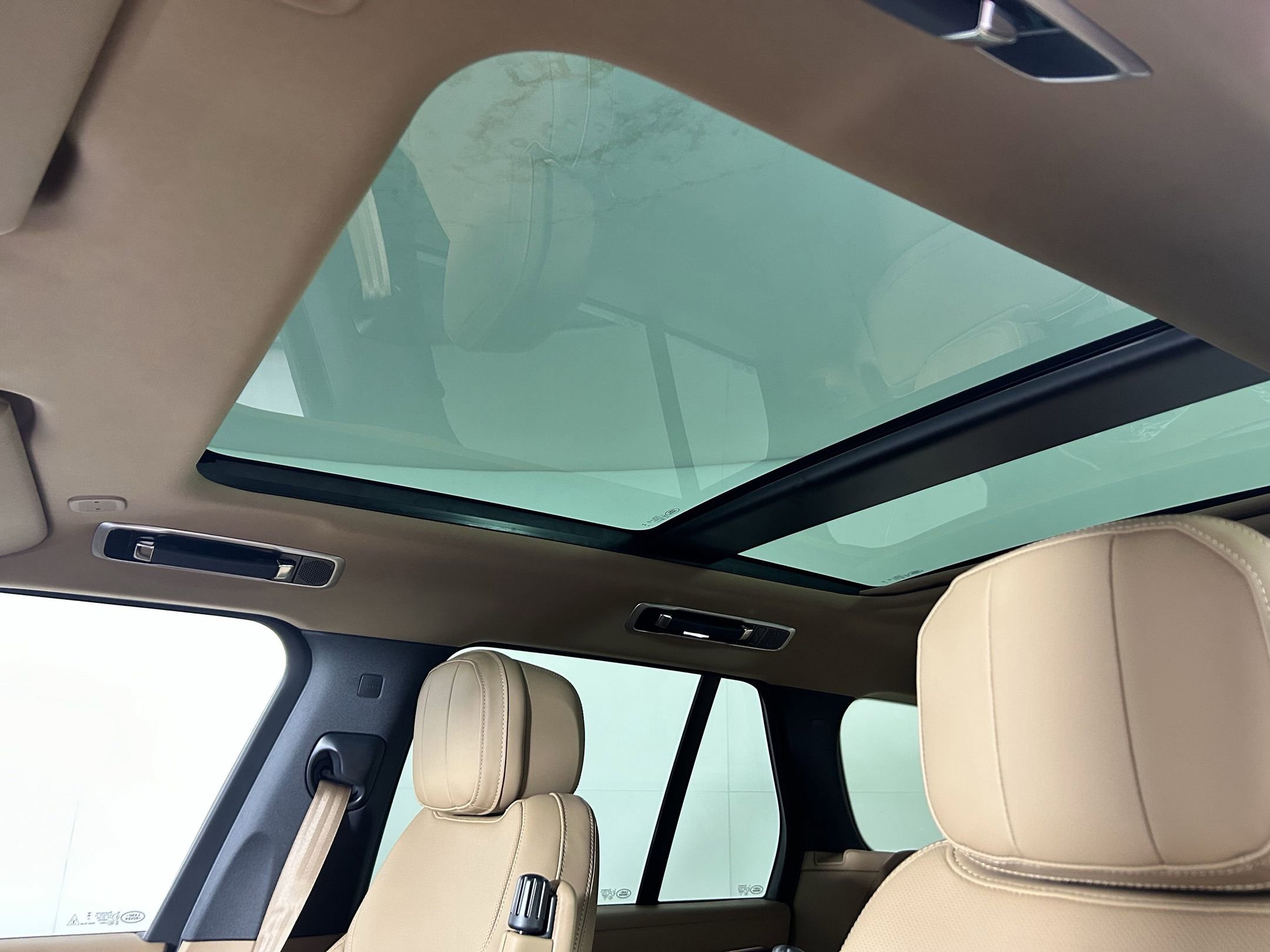 New 2025 Land Rover Range Rover SE image 11