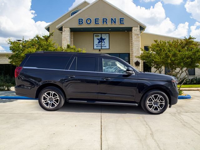 Used 2025 Ford Expedition Max Active AWD/4WD image 8