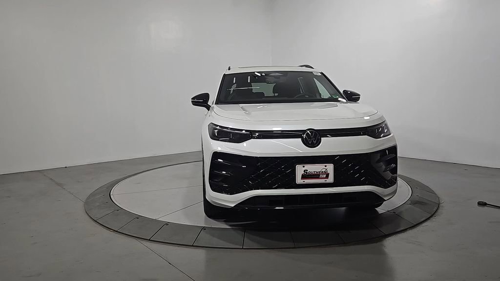 New 2026 Volkswagen Tiguan SE R-Line image 8