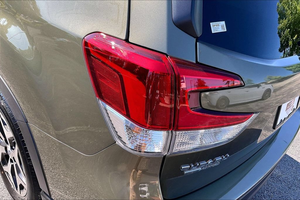 Certified 2023 Subaru Forester Premium AWD/4WD image 33