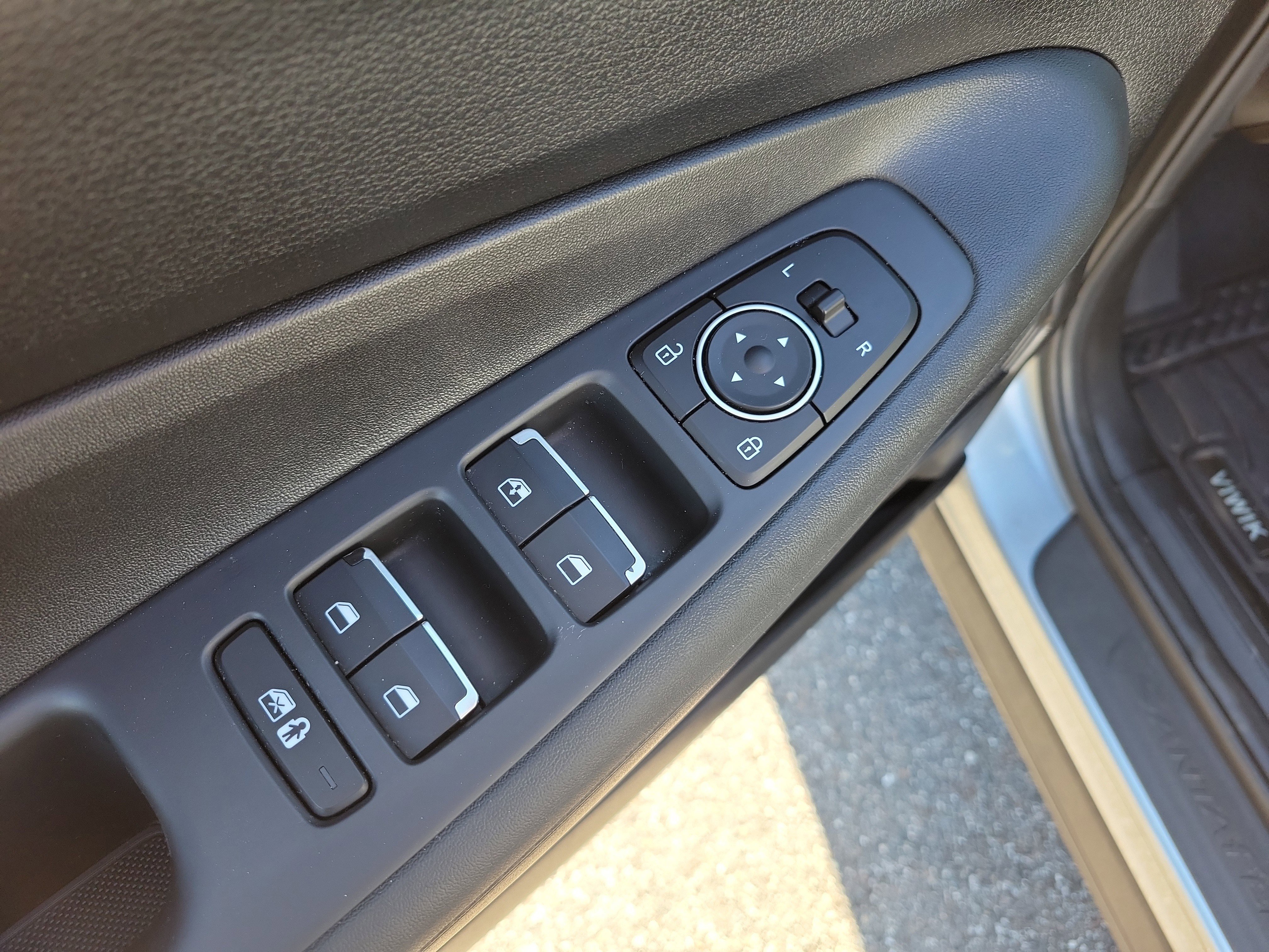 Used 2023 Hyundai Santa Fe SE w/ Cargo Package image 20