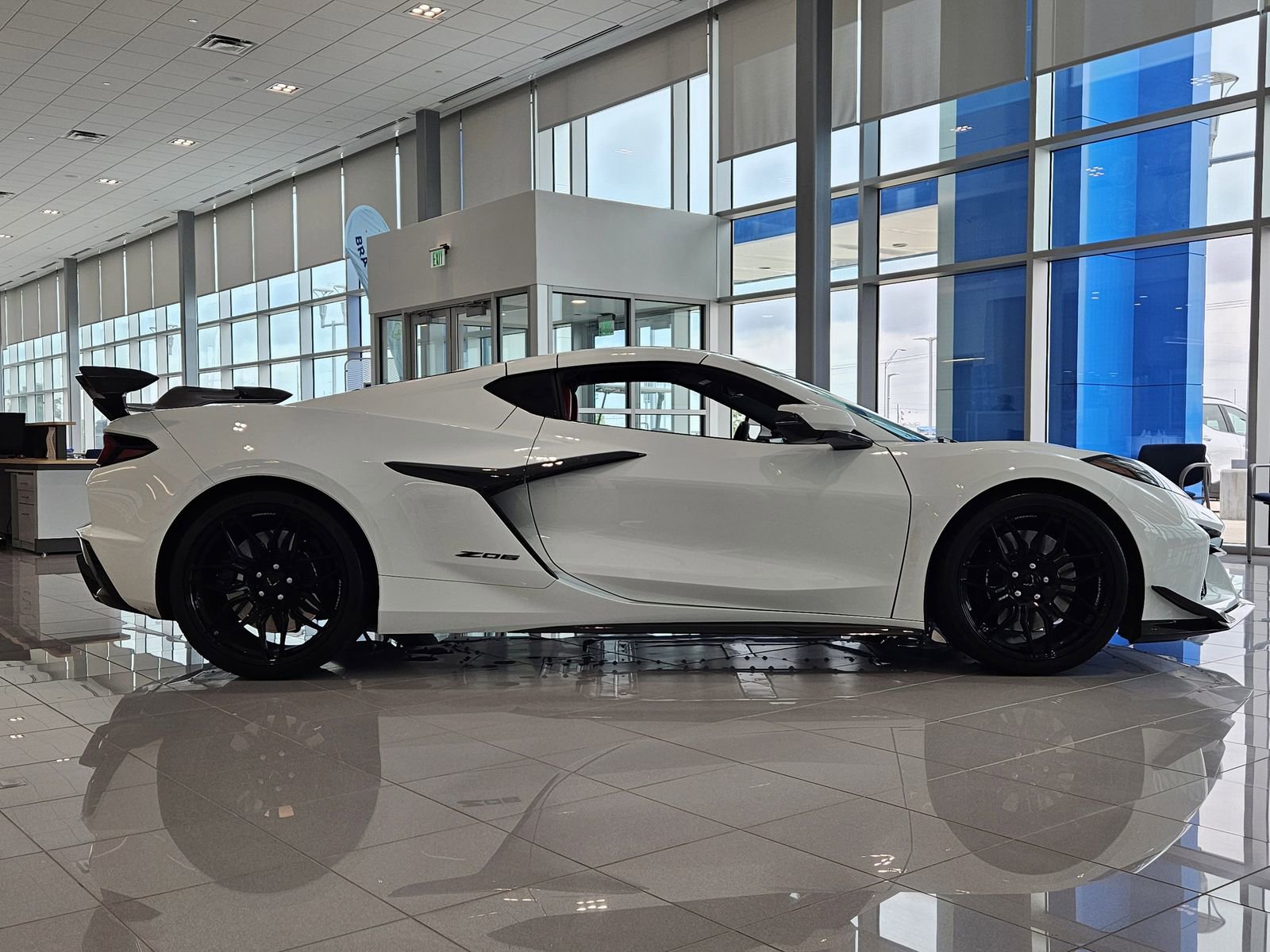 Used 2024 Chevrolet Corvette Z06 w/ Battery Protection Package image 7