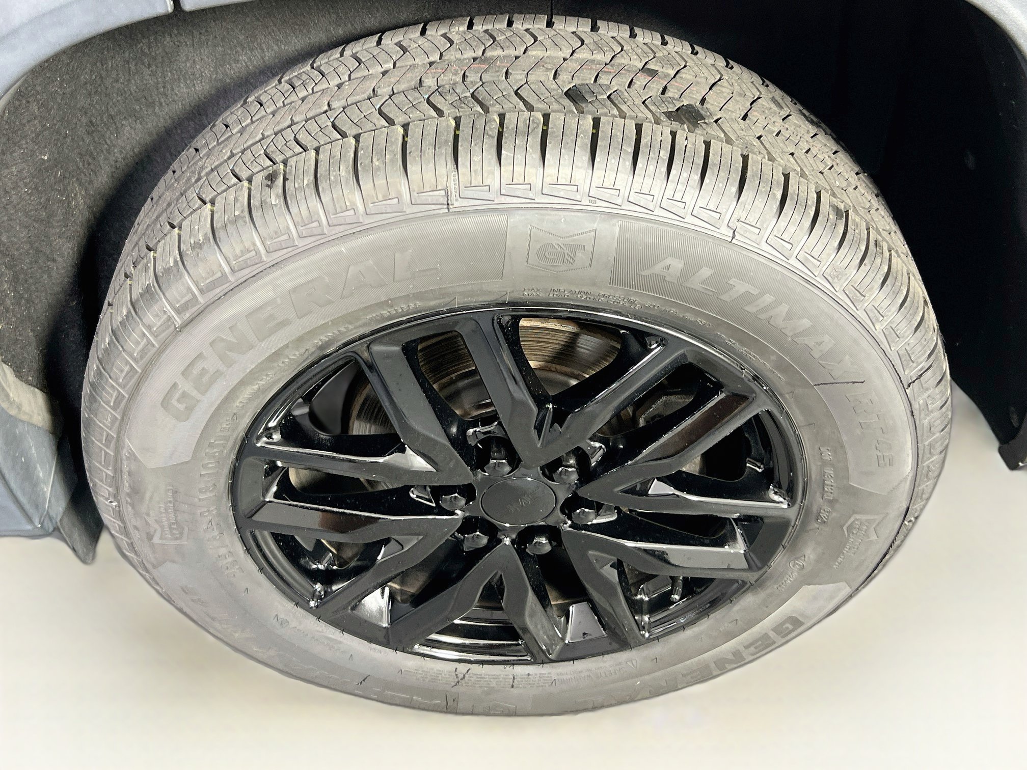 Used 2019 GMC Acadia SLT w/ LPO, Floor Liner Package AWD/4WD image 34