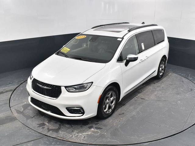 Used 2023 Chrysler Pacifica Limited image 38