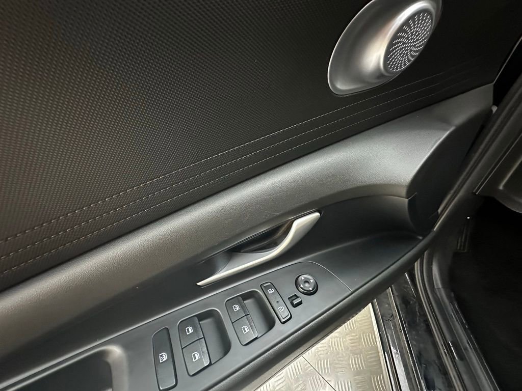 Certified 2023 Hyundai Elantra SEL image 24