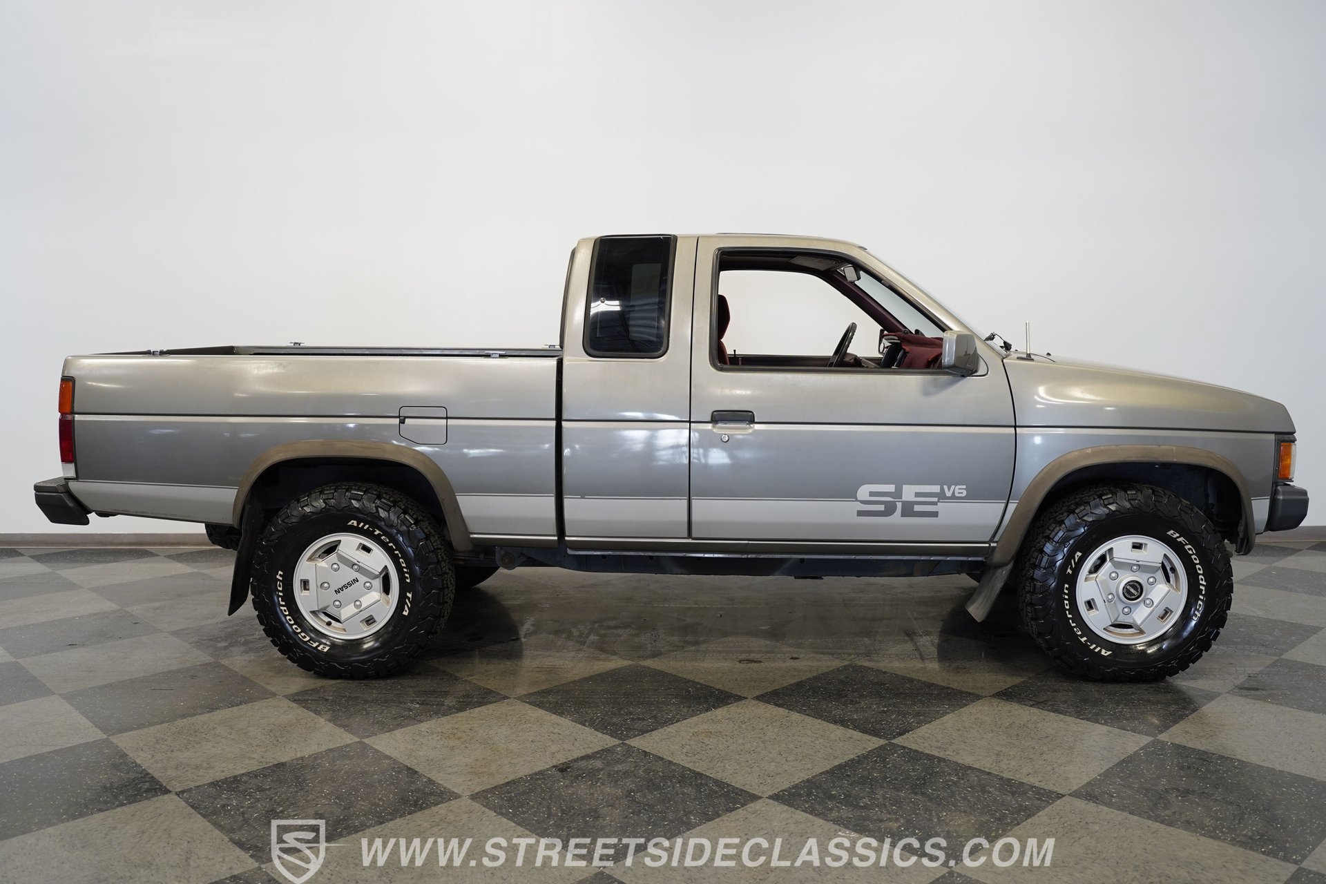 Used 1989 Nissan Pickup 4x4 King Cab V6 image 15