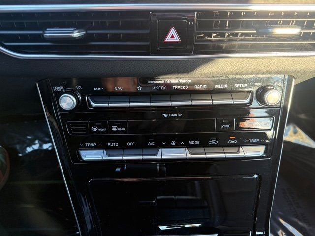 Used 2020 Kia Cadenza Limited image 26