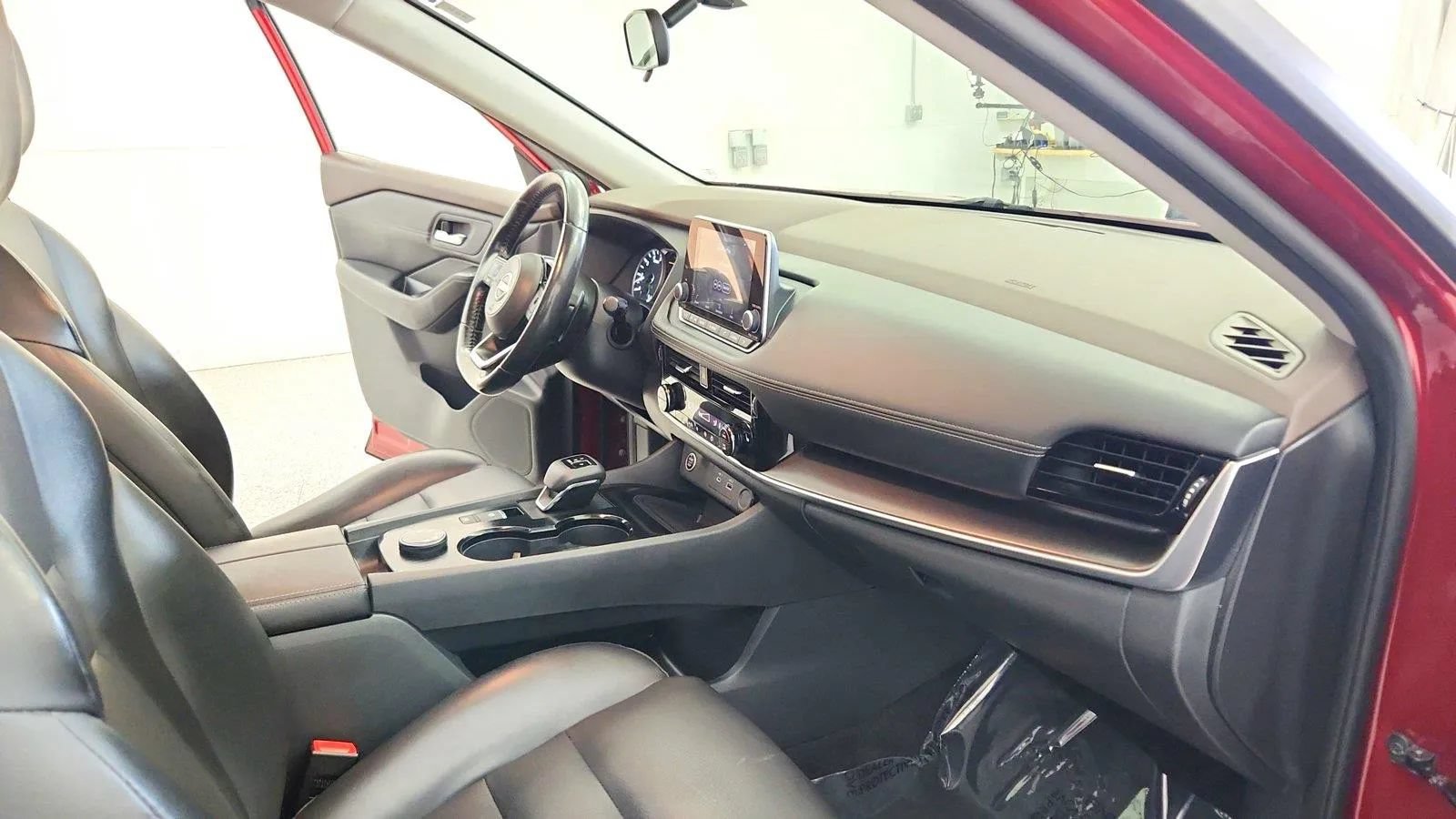 Used 2022 Nissan Rogue SV w/ SV Premium Package AWD/4WD image 30