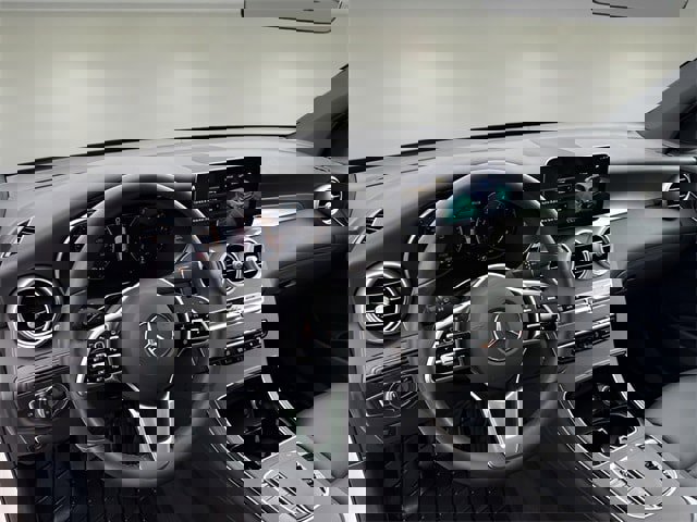 Used 2021 Mercedes-Benz GLC 300 4MATIC w/ Premium Package image 12