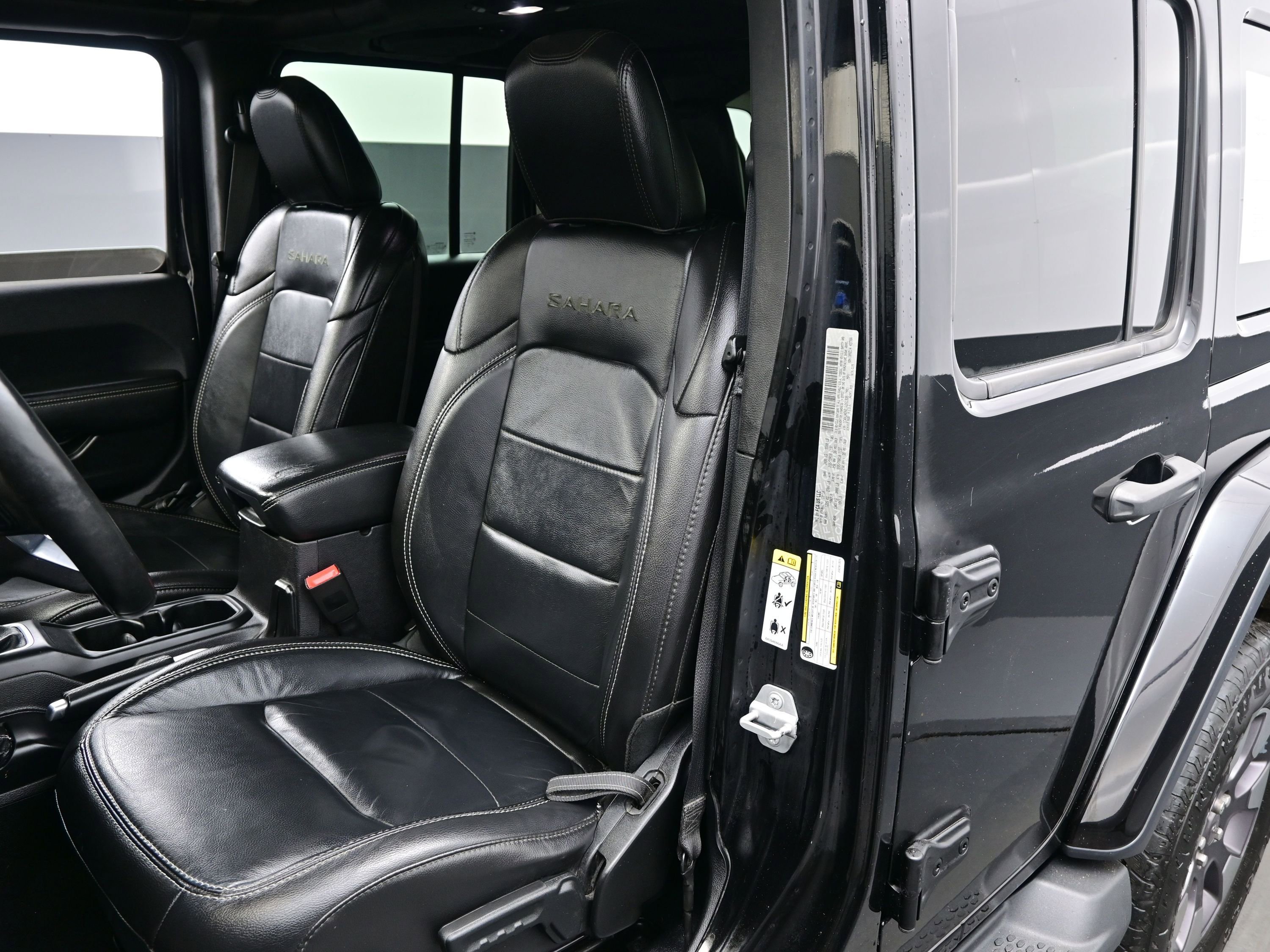 Used 2018 Jeep Wrangler Unlimited Sahara w/ Dual Top Group image 10