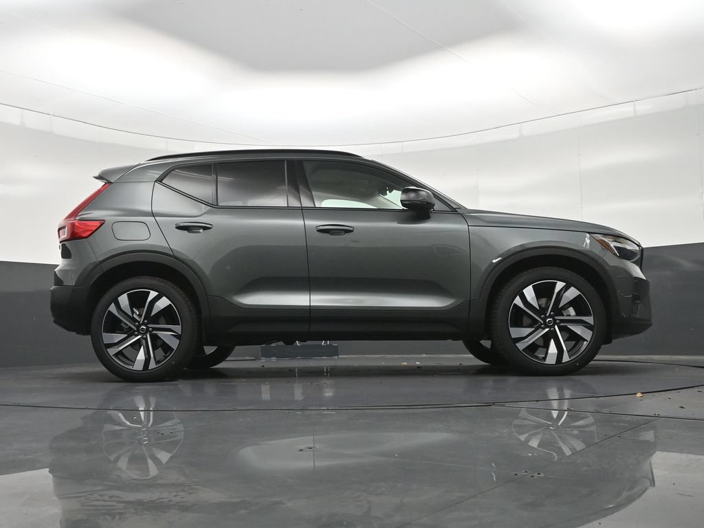 New 2026 Volvo XC40 B5 Plus AWD/4WD image 26