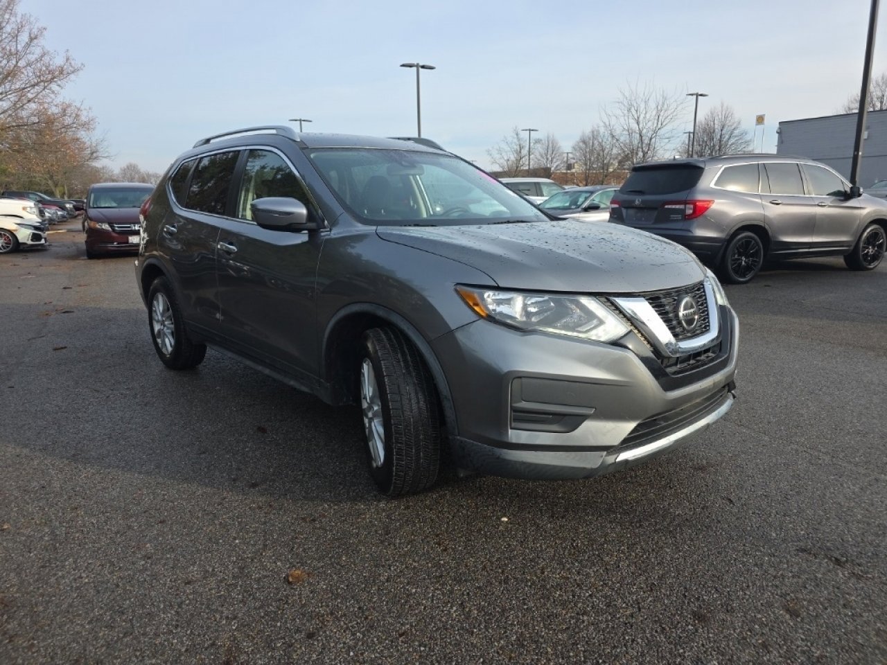 Used 2019 Nissan Rogue SV image 3