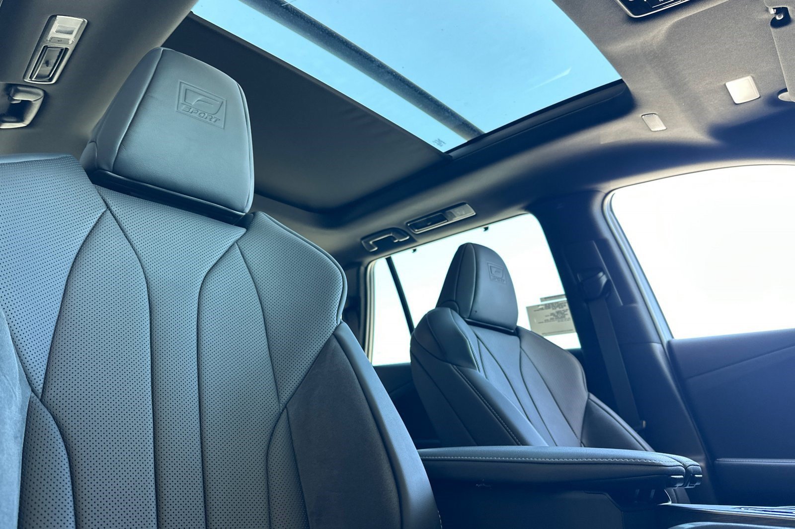 New 2026 Lexus TX 500h AWD image 23