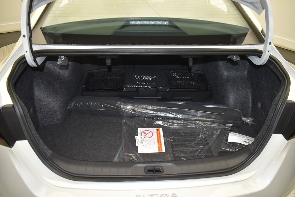 Used 2025 Nissan Altima 2.5 SR FWD image 39
