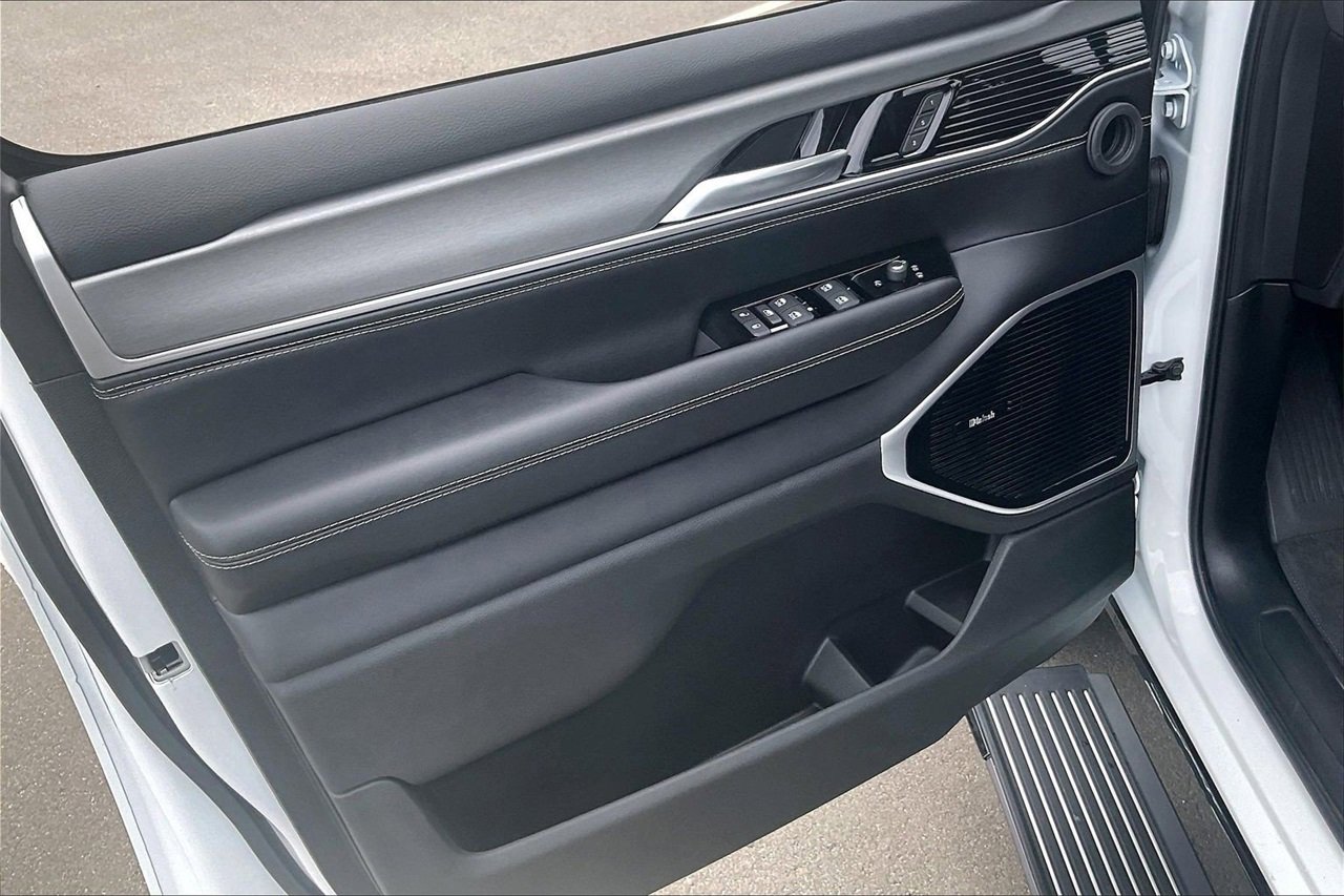 New 2026 Jeep Grand Wagoneer L Limited image 30