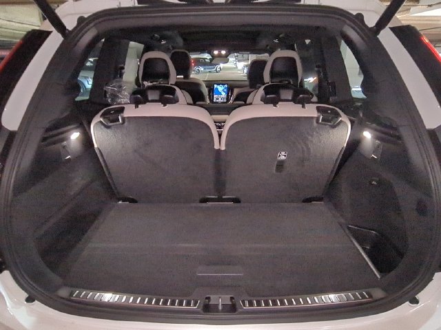 New 2026 Volvo XC90 T8 Plus w/ Protection Package AWD/4WD image 28