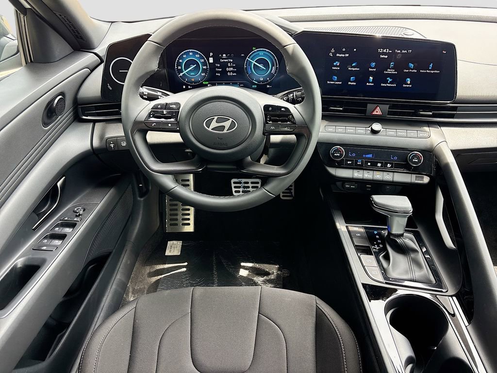 New 2025 Hyundai Elantra SEL image 21