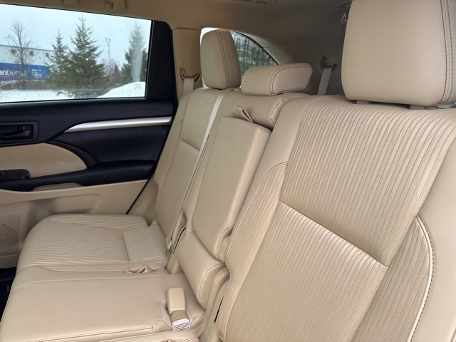 Used 2016 Toyota Highlander Plus image 29