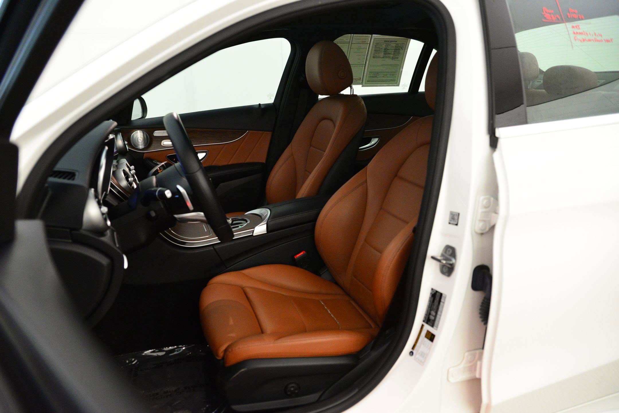 Used 2019 Mercedes-Benz C 300 4MATIC Sedan image 5