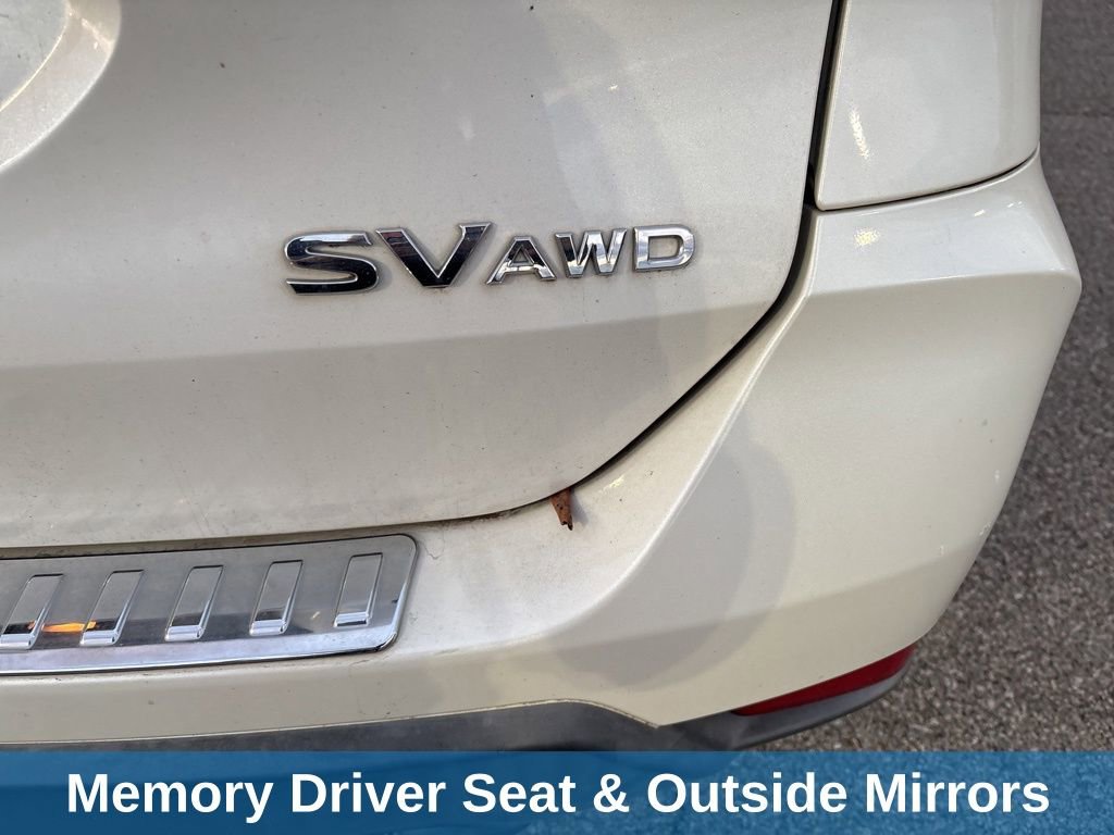 Used 2018 Nissan Rogue SV w/ Premium Package image 11