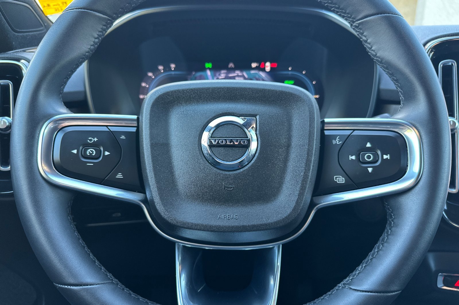 Certified 2023 Volvo XC40 Recharge Core image 26