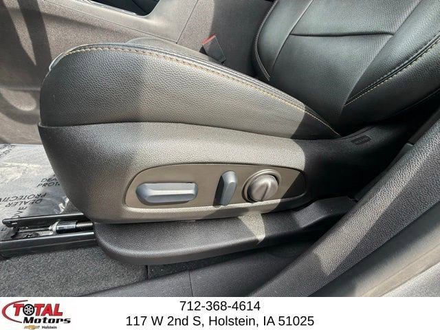 Used 2023 Chevrolet Equinox Premier AWD/4WD image 12