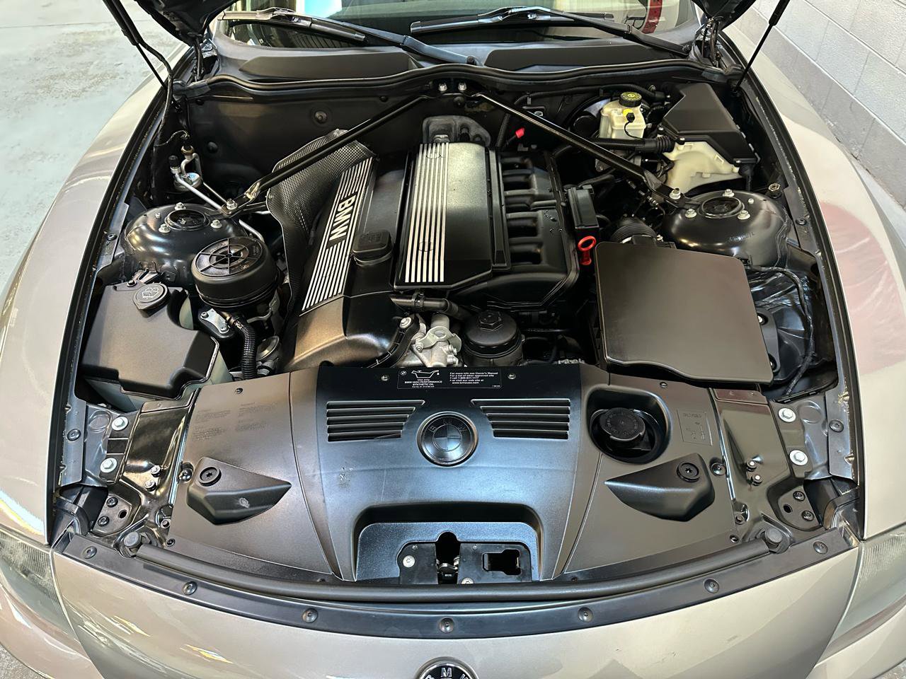 Used 2004 BMW Z4 2.5i image 17