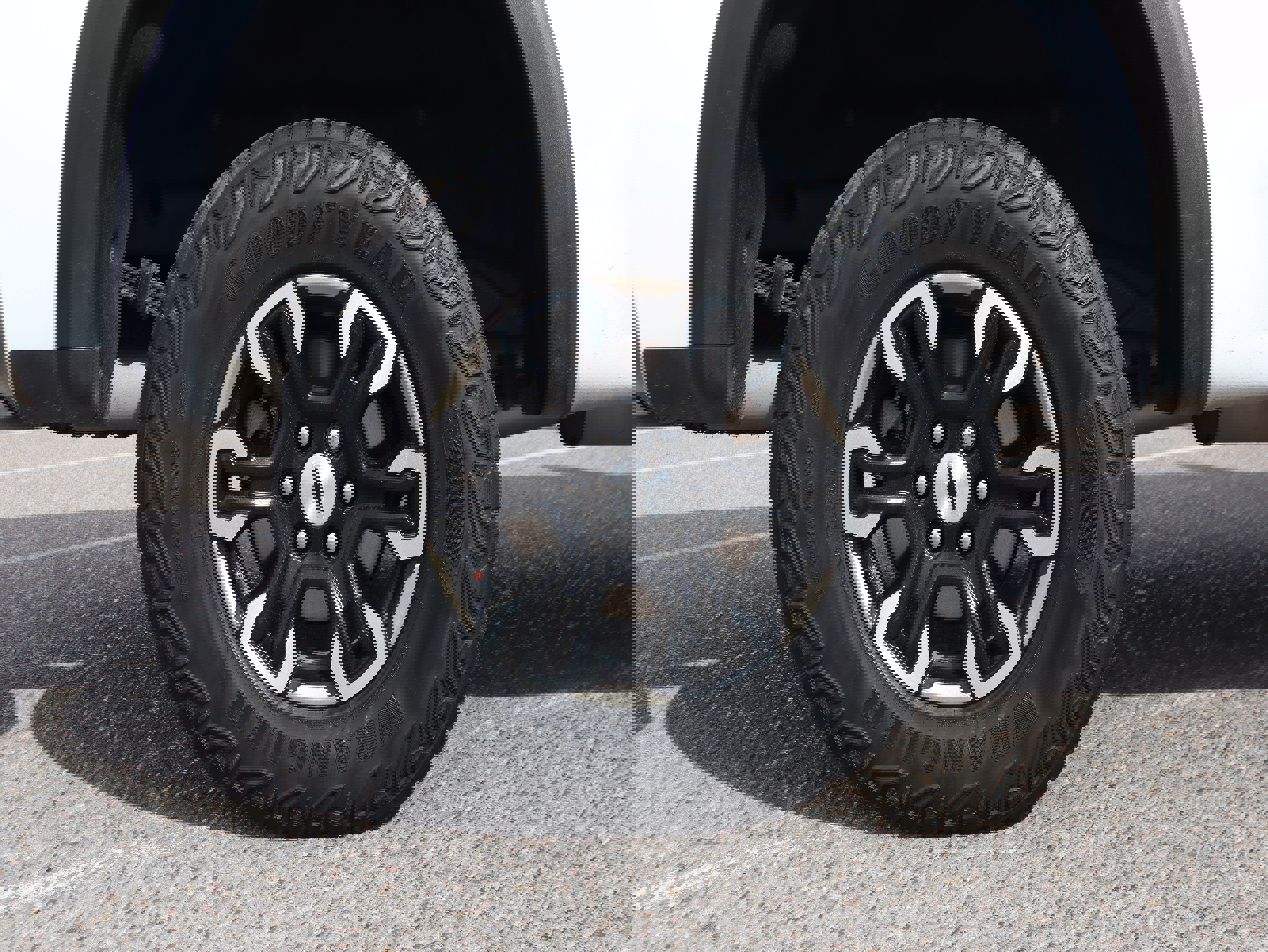 Used 2023 Chevrolet Silverado 1500 ZR2 w/ Technology Package image 12