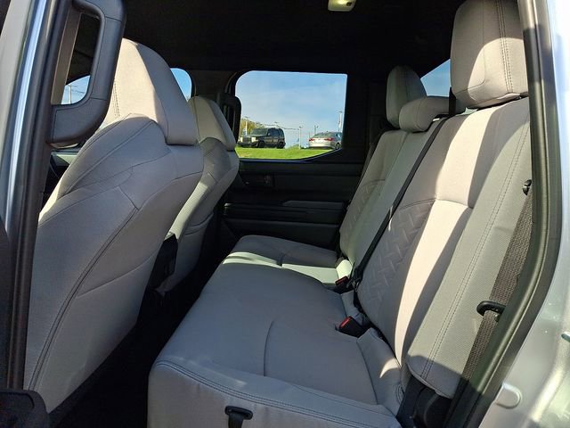 Used 2025 Toyota Tacoma SR5 AWD/4WD image 10