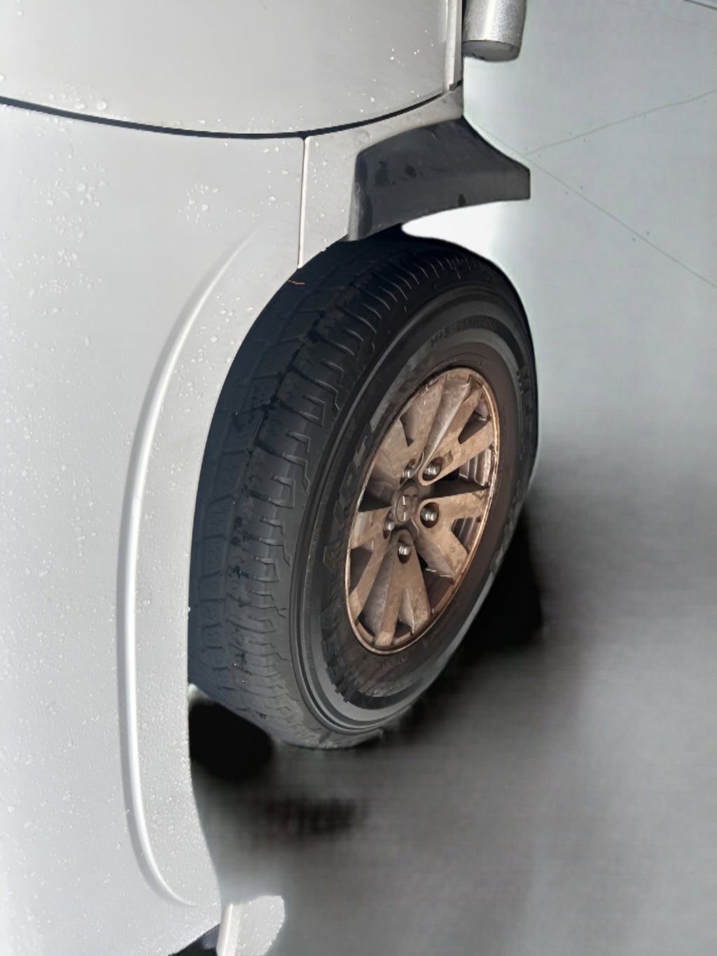 Used 2007 Mitsubishi Raider LS image 28