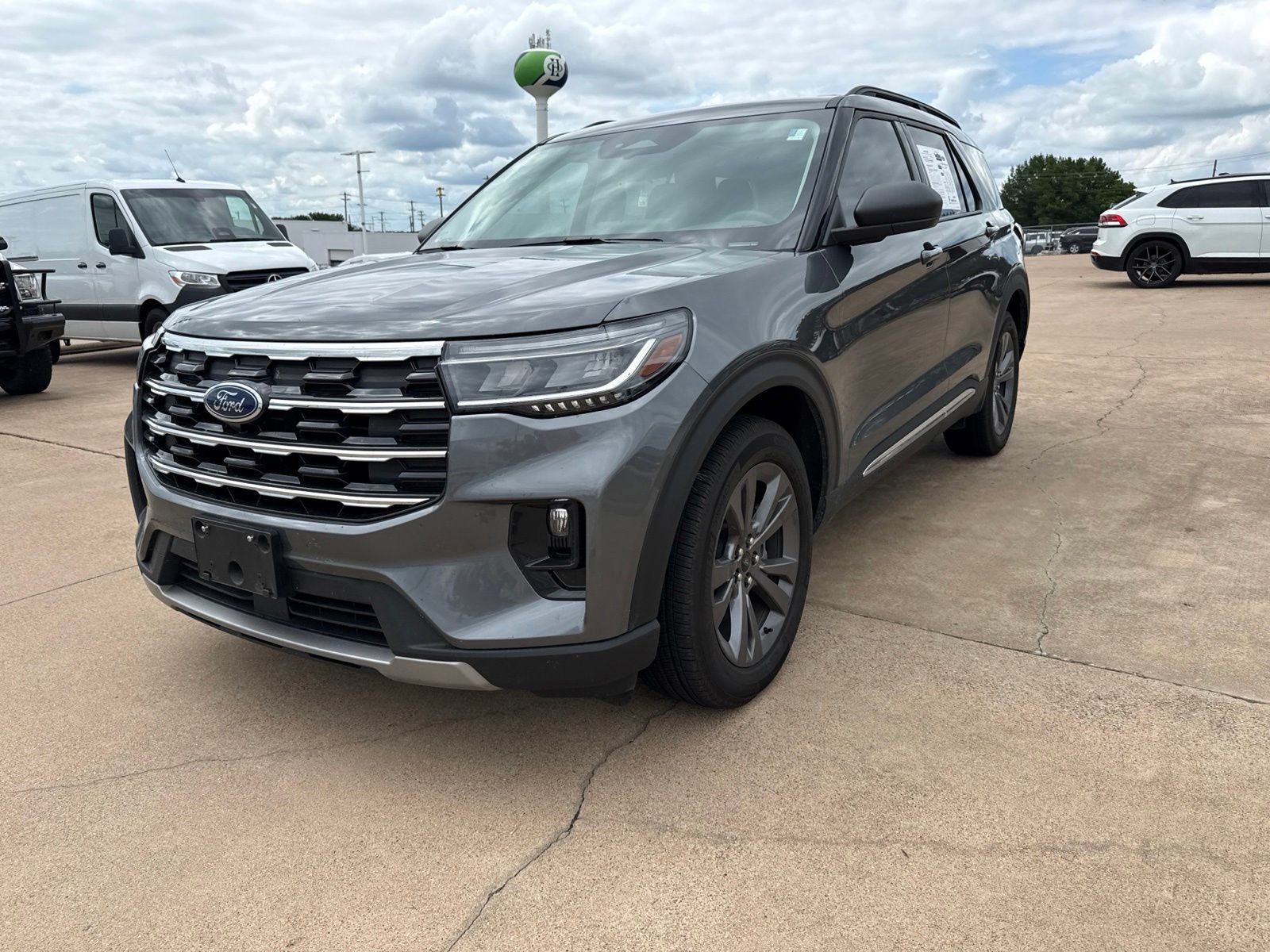 Used 2025 Ford Explorer Active w/ Active Comfort Package AWD/4WD image 3