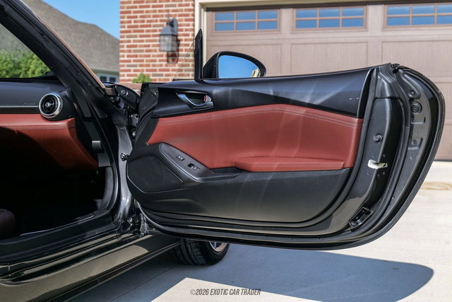 Used 2017 MAZDA MX-5 Miata RF Grand Touring RWD image 40