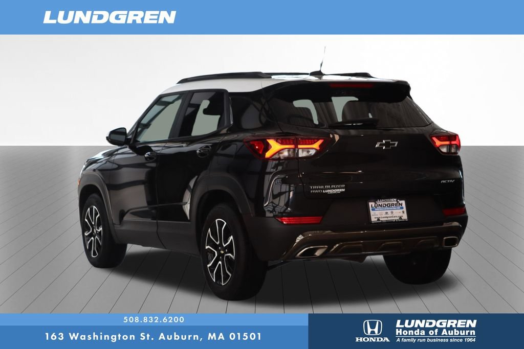 Used 2023 Chevrolet TrailBlazer ACTIV w/ Sun and Liftgate Package AWD/4WD image 3