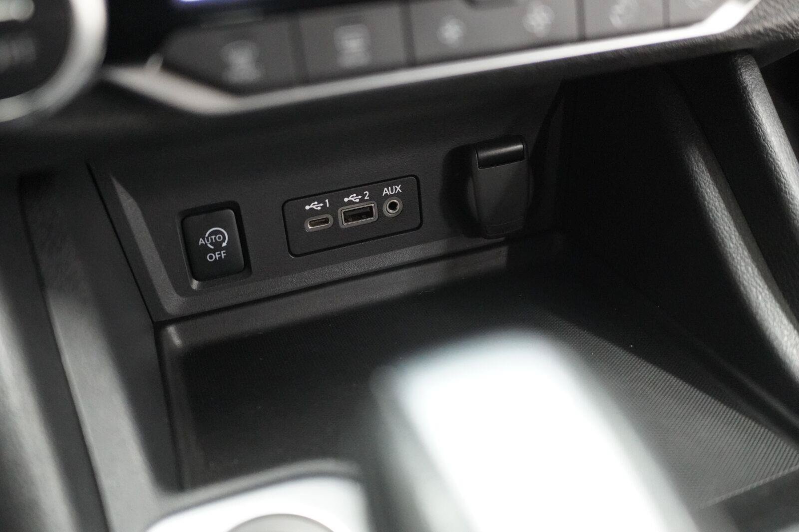 Used 2024 Nissan Sentra SR FWD image 19