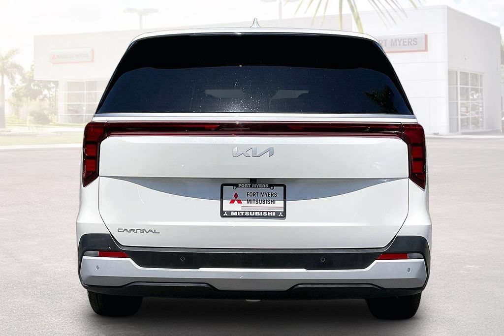 Used 2026 Kia Carnival FWD image 18
