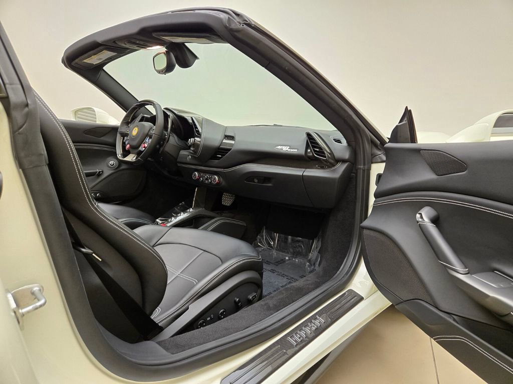 Used 2018 Ferrari 488 Spider image 21