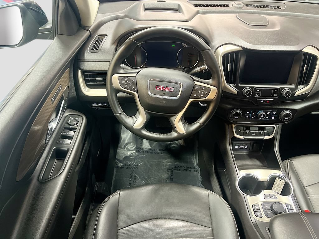 Used 2024 GMC Terrain Denali w/ Denali Premium Package AWD/4WD image 24